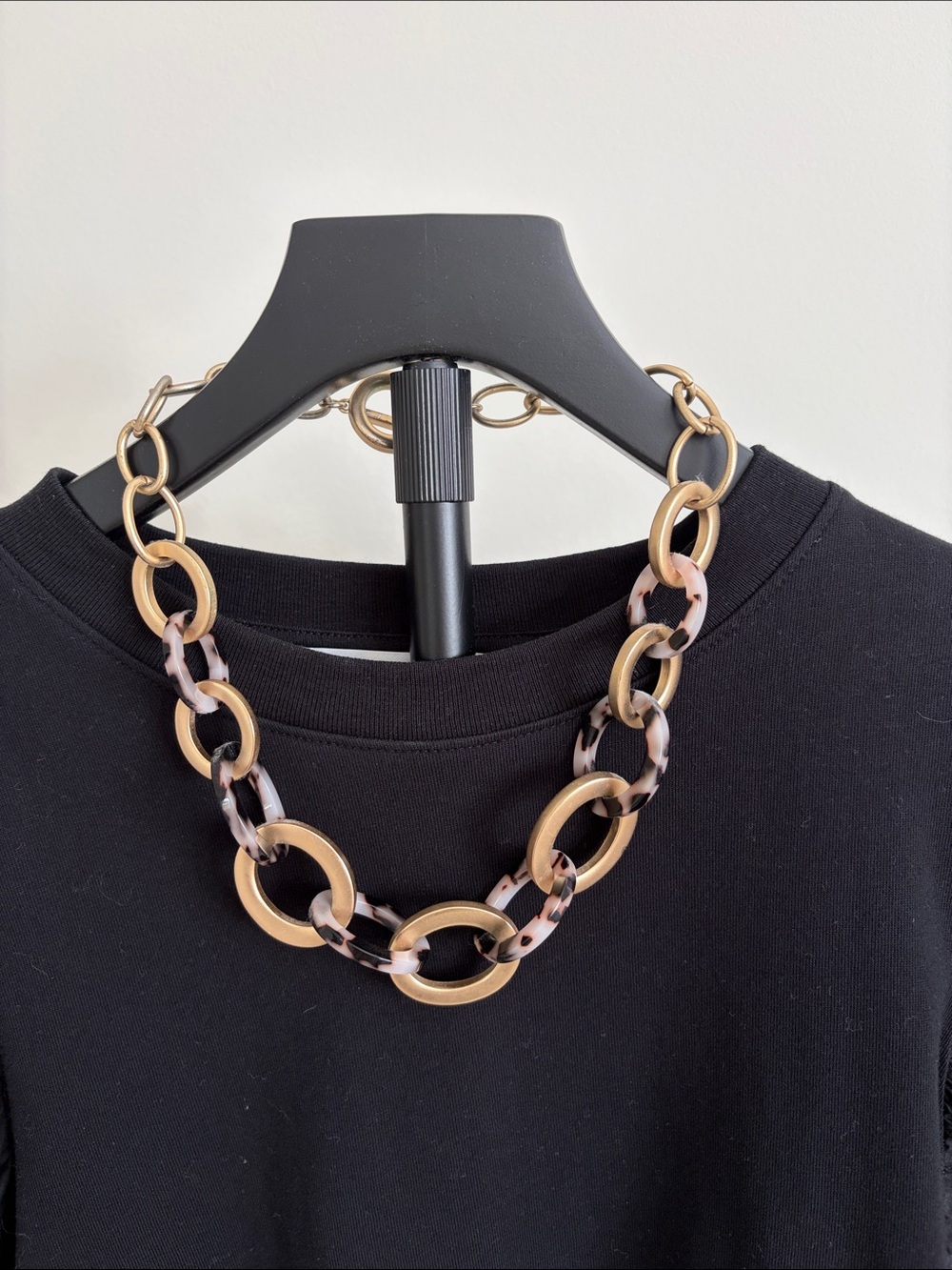 Banana Republic Gold and Tortoiseshell Link Necklace - Women's Fashion Jewelry